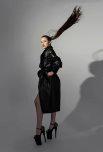 FEEL THE STRENGHT AND POWER OF YOUR MISTRESS de katy__moonj  4 Imagens