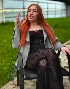 SMOKE WITH ME od GoldenGoddess-  snímek
