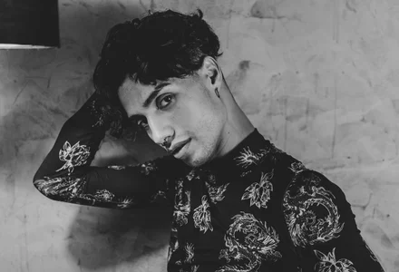 dean_scott Black and White Pic 5