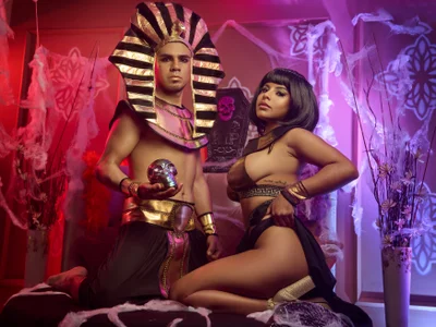 PittAndLunaa: A sweet temptation on Halloween ( 3 фото)