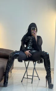 Raven_paradise_ Public Poză 2