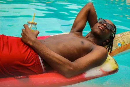 DominicSccott: very hot and hard summer!!! ( 2 фото)