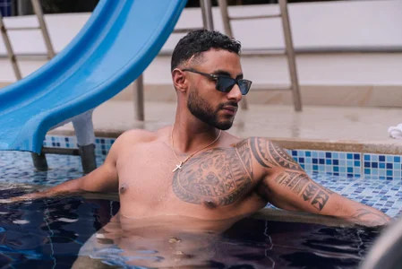 LiamGarcia1のPublicの枚の写真