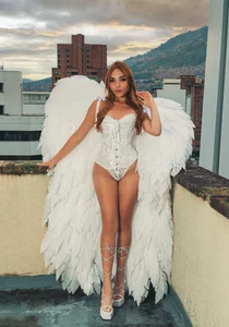 VioletaAbel Between the sky and the earth Foto 5