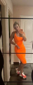 Lara_MILFGODDESS: just orange!🤩 ( 3 фото)