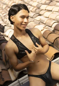 ricky_backus Hot outdoors!  4টি ছবি