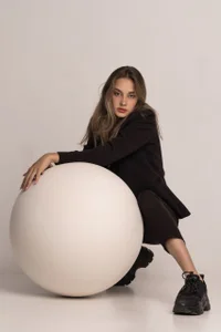 GloryWacht the beautiful and vivacious Caroline Pic