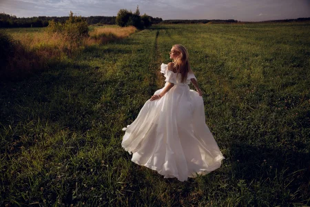 4example_Chloe 𝙳𝚒𝚟𝚊 𝚒𝚗 𝚝𝚑𝚎 𝚏𝚒𝚎𝚕𝚍  5. fénykép