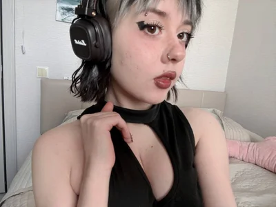 The Way You Look at Me de AueshaSimon  3 Imagens