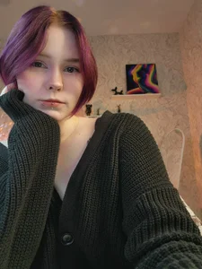 Julia_Anis Your humble girl รูป  3