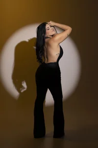 Maddysex_ Don't look too hard... you might fall in love with these curves. Pic 6