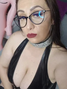 AvaSquirtMilf Mistress in black🖤 Pic