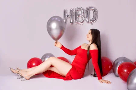 LORELAIGIVENOne more year, stronger, happier and more me.💋  图片 6