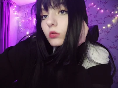 MonaCusson Just Pic 4