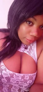 rihanna_abiodun Relax in my bed Pic 3