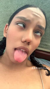 Valen_1990 Public Pic 8