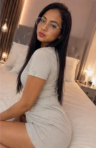 LeilaSaenz Public Pic 5