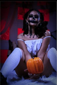 enid_greins 🍂Halloween 🎃 Pic 2