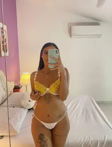 SamantaKane Sunflowery Pic 5