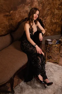 KateRedgar Lady in a black dress Pic 8