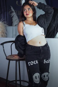 Jaslyn__Smith My cool outfit 🥵  3টি ছবি