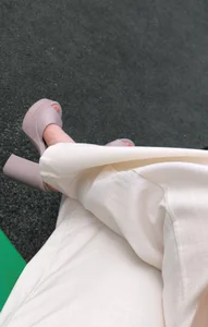 KiraNiight legs and feet🧡 Pic