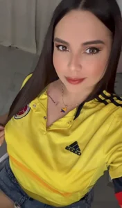 Arya_Brown_ Public зображення 2