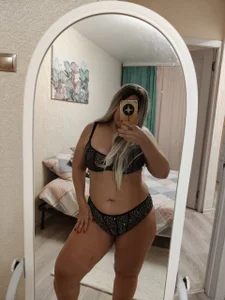 EmilyMali body 사진