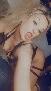 SpicyVicky Public Pic 4