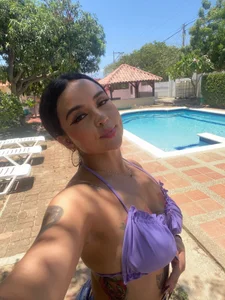 CharlotteScotte Don't let what makes us feel good be lost Immagine  4