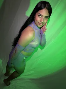 cleo_pandoraWhisper in my ear, that fascinates me图片