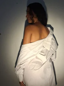 MilaValentine Public Foto 2