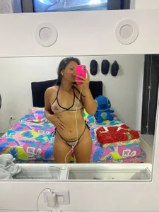 mollyhot7 Public Pic 5