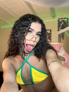 Alejandra_Velarie Public Pic