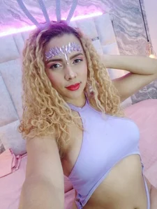 MiaVelveett There is pleasure, squirt, oil, toys Immagine  7