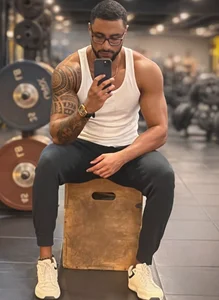 LiamGarcia1のin the gym, so sweatyの 2枚の写真