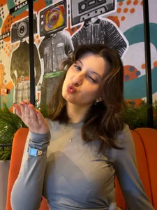 LouiseChavez collection of smiles 💌 Pic 4