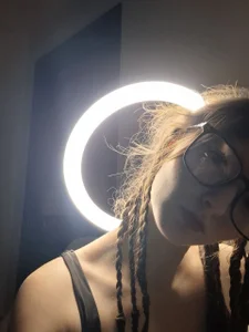 DongMolt Under the light of silence Pic 5