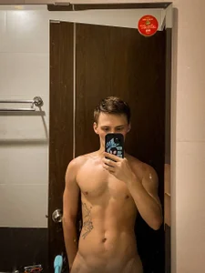 NikiKerryCum Kerry Immagine 