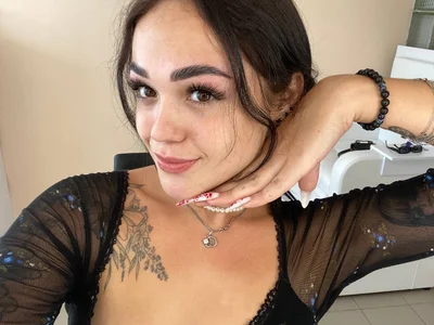 A smile requires sacrifice od Jennifer_anniston  snímek