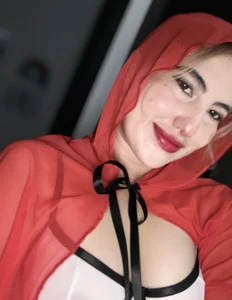 Badra_Abaid Little Red Riding Hood Billede