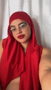 aisha-sajady Public Immagine 