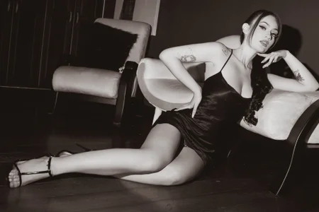 AnaDurant N O I R Pic