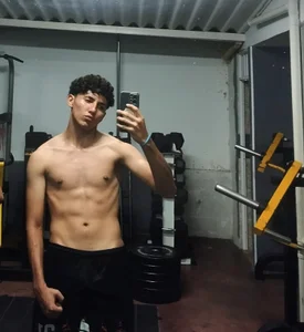 Valentino_ReyのPublicの 3枚の写真