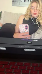 blondebunny999_999 Public Pic 4