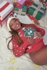 EmmaSanzz_ Merry Christmas friends صورة واحدة|EmmaSanzz_ Merry Christmas friends صورتان|EmmaSanzz_ Merry Christmas friends  صور|EmmaSanzz_ Merry Christmas friends  صورة