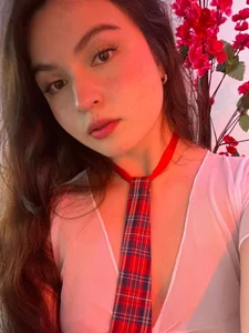 Sexy schoolgirl 😋🔥 de Chloe_dolly  4 Imagens