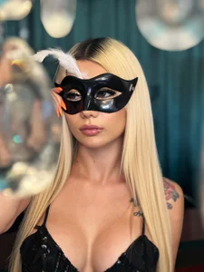 HannaConnor_ Queen of the night Pic