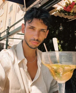 Gipsyboysteve Public  3টি ছবি