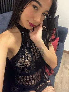 Violeta_Velvet_ 😈 Do you dare to find out what I'm hiding?? Pic 2